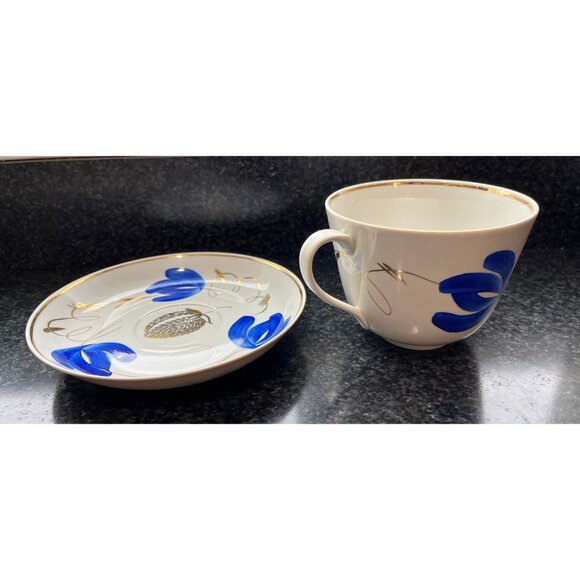 Vtg Dulevo Russian Porcelain Tea Cup and Saucer Blue White Gold Flower Hand USSR - Picture 3 of 7